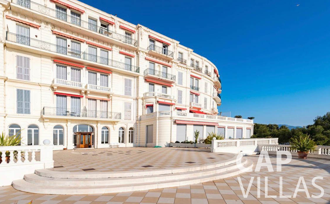 apartment for rent cap martin roquebrune entrance