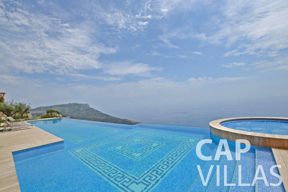 rent Villa Iris eze swimming pool view