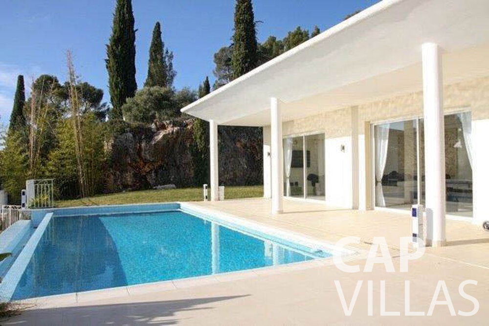 rent Villa Marigold cap de nice swimming pool