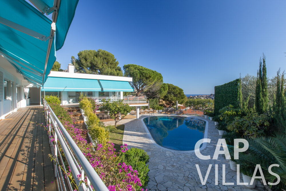 holiday house for sale villefranche terrace