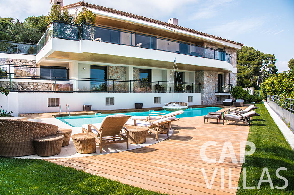 Villa du Cap Ferrat for rent st jean cap ferrat du cap property front